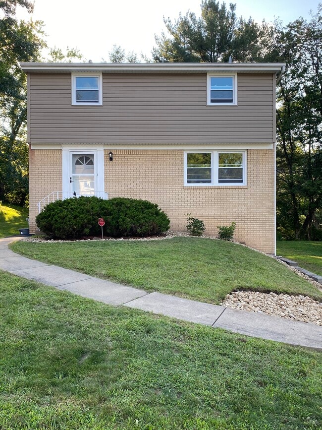 property at 933 Cedarwood Dr