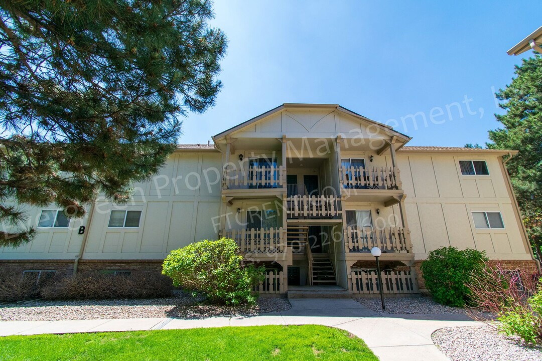 1024 E Swallow Rd in Fort Collins, CO - Building Photo