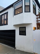 138 30th St, Unit #141 in Hermosa Beach, CA - Building Photo - Building Photo