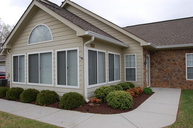 160 Salisbury Cir in Lynchburg, VA - Building Photo - Building Photo