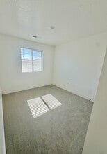 5718 S Weehawken Ln in Saint George, UT - Building Photo - Building Photo