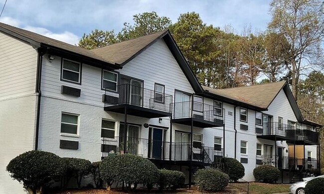 property at 2006 Northlake Pkwy