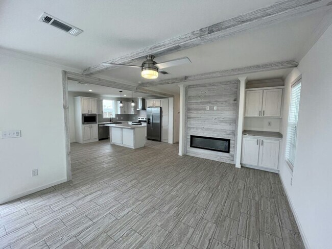 385 Jose Gaspar Dr in North Fort Myers, FL - Building Photo - Building Photo
