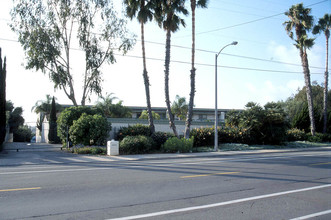 Fontainbleau Terrace in Carlsbad, CA - Building Photo - Building Photo