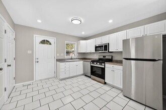 8025 Waddell Ave in St. Louis, MO - Building Photo - Building Photo