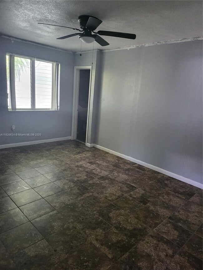 1352 NE 116th St in Miami, FL - Building Photo - Building Photo