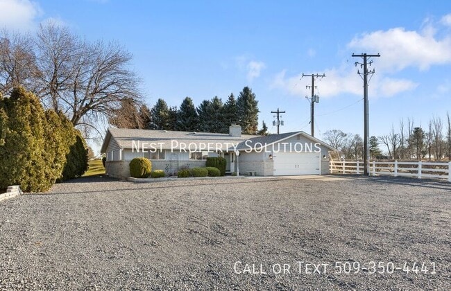 1227 Fairway Dr NE in Moses Lake, WA - Building Photo - Building Photo
