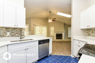 812 Crestridge Dr in Tarpon Springs, FL - Building Photo - Building Photo