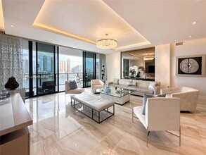 5000 Island Estates Dr, Unit 1407 in Aventura, FL - Foto de edificio - Building Photo