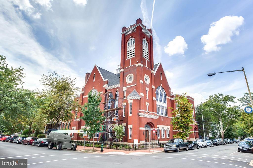 819 D St NE in Washington, DC - Building Photo