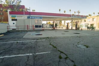Manhattan on 6th in Los Angeles, CA - Building Photo - Building Photo