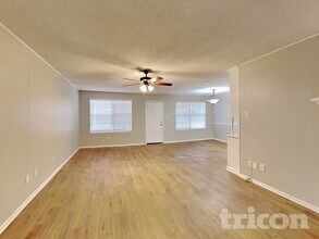 2710 Jewell Dr in Arlington, TX - Building Photo - Building Photo