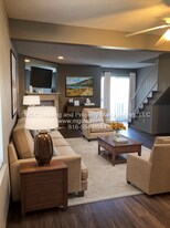 1114 Garden Dr in Harrisonville, MO - Building Photo