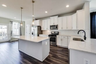 2530 Lanham Hill Cir in Upper Marlboro, MD - Building Photo - Building Photo