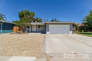 162 Buckeye St, Unit 201 in Woodland, CA - Building Photo