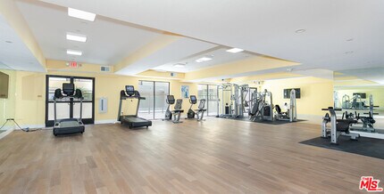 2939 Leeward Ave-Unit -611 in Los Angeles, CA - Building Photo - Building Photo