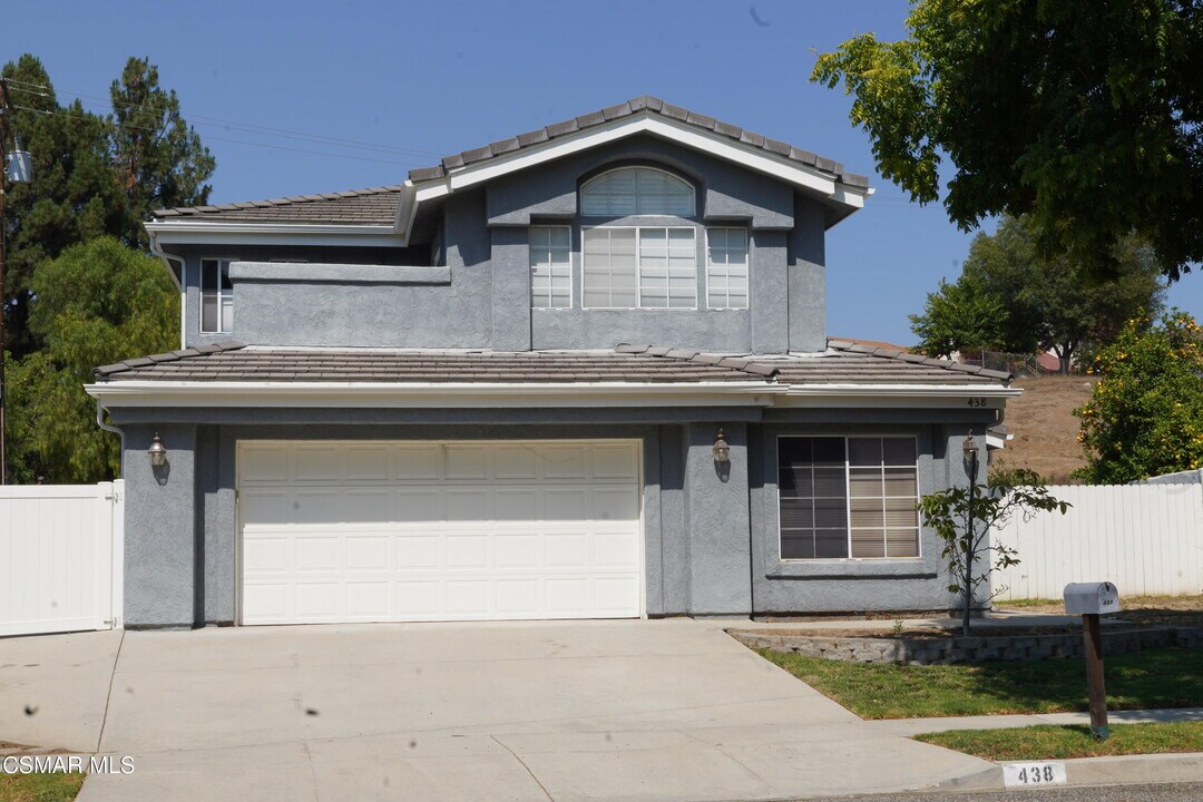 438 Talbert Ave in Simi Valley, CA - Building Photo