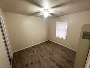 3102 Duke St in Lubbock, TX - Building Photo - Building Photo