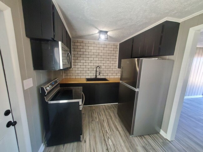 130 Eastwood Ave in Fayetteville, NC - Building Photo - Building Photo