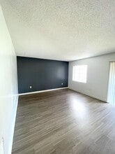 2565 N Alafaya Trail in Orlando, FL - Building Photo - Building Photo