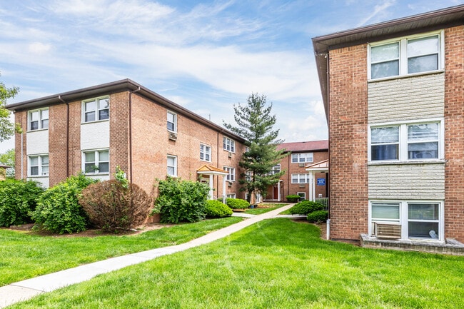 Convery Gardens in Perth Amboy, NJ - Building Photo - Building Photo
