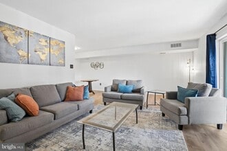 3750 Clarendon Ave in Philadelphia, PA - Building Photo - Building Photo