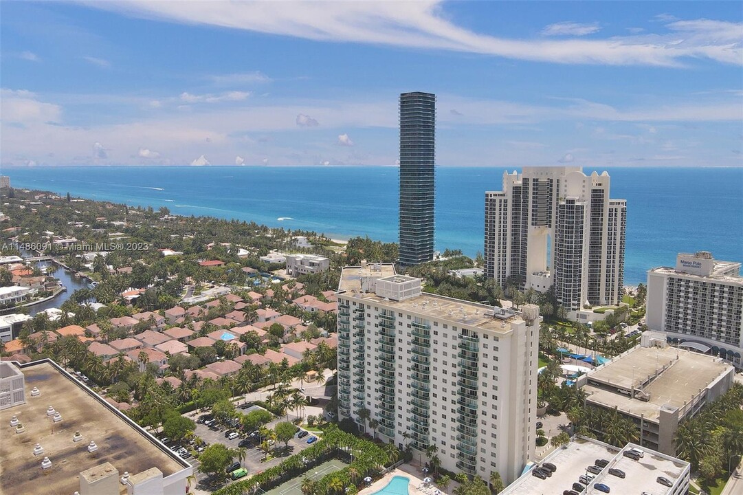 19370 Collins Ave in Sunny Isles Beach, FL - Building Photo