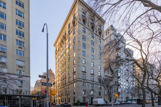 927 5th Ave in New York, NY - Building Photo - Building Photo