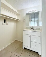 338-340 University Pl in San Diego, CA - Building Photo - Building Photo