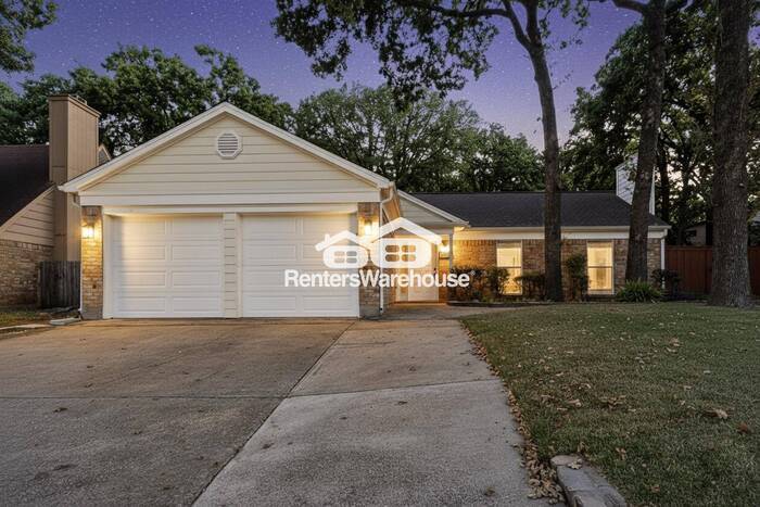402 Thorn Wood Dr in Euless, TX - Building Photo
