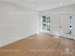 3015 30th Ave W in Seattle, WA - Building Photo - Building Photo