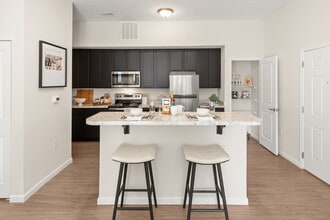 Primrose Place in Canal Winchester, OH - Building Photo - Building Photo