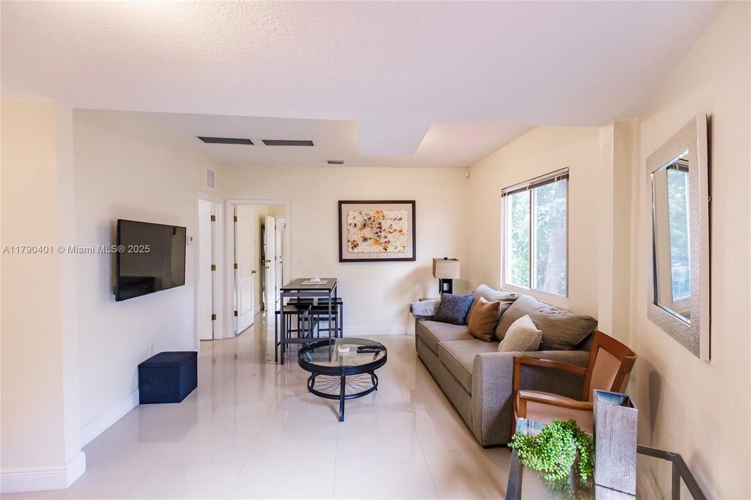 518 SW 15th Ave in Miami, FL - Building Photo