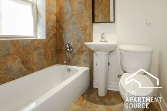 3808 N Sheffield Ave, Unit 1W in Chicago, IL - Foto de edificio - Building Photo