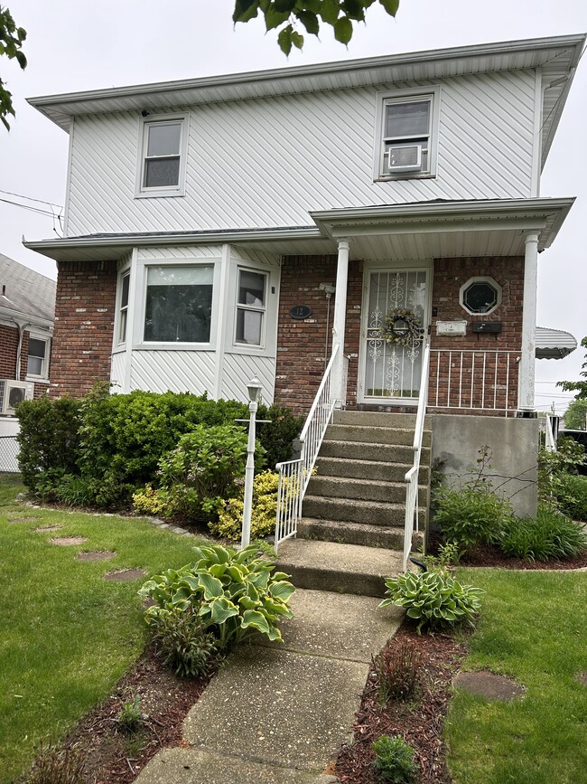 12 Williamson St, Unit 1
