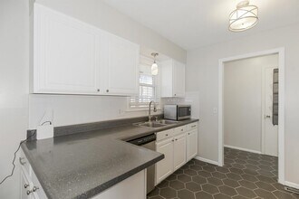 407 SW Stratford Rd in Lee's Summit, MO - Building Photo - Building Photo