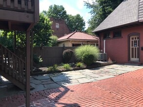 279 S River St Carriage House, Unit Baughman in Wilkes-Barre, PA - Building Photo - Building Photo