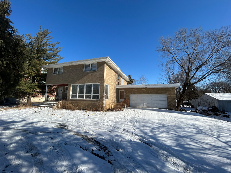 6971 Vine St in Indian Head Park, IL - Building Photo