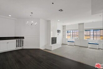 850 N Poinsettia Pl in Los Angeles, CA - Building Photo - Building Photo
