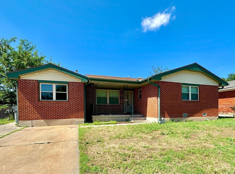 5343 NW Glenn Ave in Lawton, OK - Building Photo