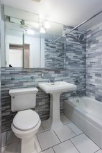 1373 1st Ave in New York, NY - Building Photo - Building Photo