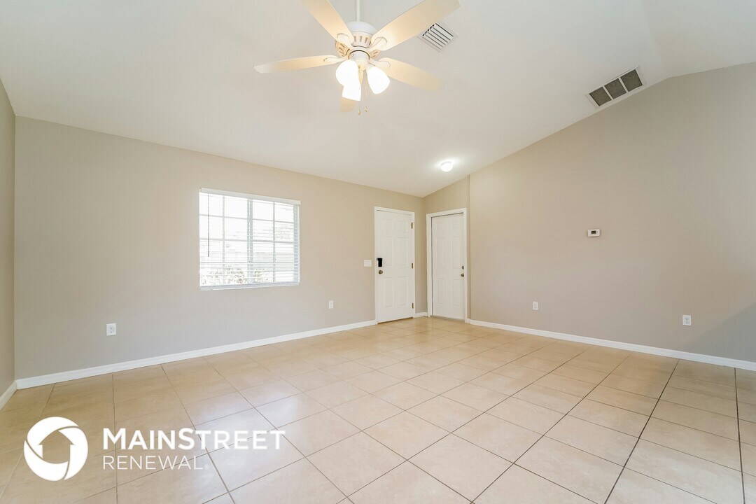 6100 Deer Run Rd in North Port, FL - Building Photo