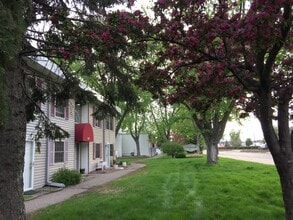 1501 American Blvd E in Bloomington, MN - Building Photo - Building Photo