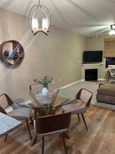 300 W Beech St in San Diego, CA - Foto de edificio - Building Photo