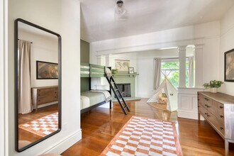 1032 SE 12th Ave in Portland, OR - Foto de edificio - Building Photo