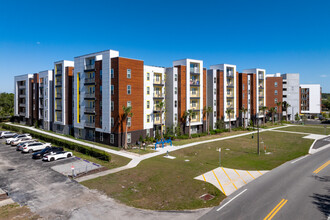 The 9 UCF in Orlando, FL - Building Photo - Building Photo