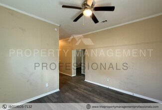 922 Bloom St in Jackson, MS - Building Photo - Building Photo