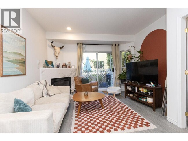 177 5th St W in North Vancouver, BC - Building Photo - Building Photo
