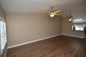 8 Pine Hill Ln in Palm Coast, FL - Building Photo - Building Photo