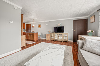 4 Grandview Dr in Farmington, CT - Building Photo - Building Photo